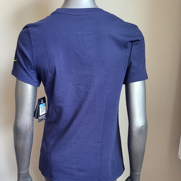 NWT Seattle Seahawks NFL T-Shirt Size Medium - B1 - Picture 2 of 3